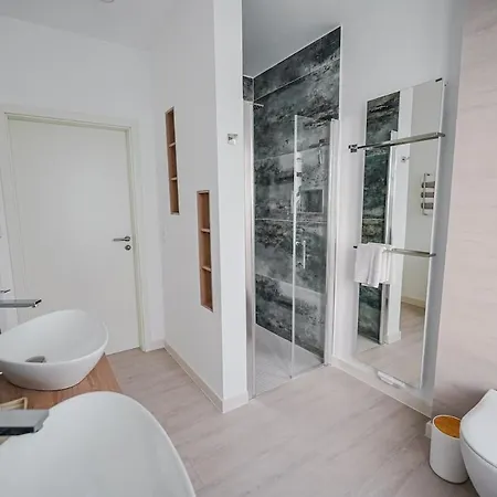 Am Waldteich שוורין